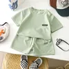 Set di abbigliamento per ragazzi set di vestiti per bambini Summer manica corta t-shirt a colori cortometrali sfoggiano abiti casual con pantaloni per ragazzo adolescente