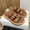 Gladiador de alta qualidade Sandália Designer feminino Sapatos casuais de couro Casual Praia de luxo ao ar livre Plataforma plana de verão Sandale piscina Men Men Loafer Lady Sliders