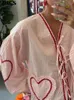 Frauenblusen Hemden einfache Bogenspitze Herztasche Damen rosa lange Puffärmel V-Ausschnitt Casual Hemd 2024 Frühlings Frauen Lose Topl2405
