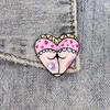 Broches moda em forma de coração Funny Sexy Heart With Buin Underwear Metal Metal Pin vintage Pin de distintivo de lapela para amante menina