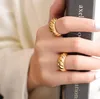 Ring de bande vintage Bijoux de créateurs classiques pour femmes 18k imitation d'or rhodium plaqué Retro Fil Wavy Surface Fashion Anneaux SIZ5051137
