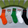 Męskie skarpetki projektant kobiet luksusowy czysty bawełniany skarpetka dla mężczyzn pończochy wygodne 5 par Dużo wysokiej jakości popularne modne socken klasyczne meias