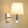 Lampa ścienna Postmodernistyczne kryształowe złoto światła kinkietowe AC110V 220V moda luksusowe lampy salonu sypialnia sypialnia