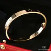 projektant bransoletki projektant bransoletki projektant dla kobiety luksusowe biżuterię marka Bransle Bangle 18K Gold Titanium Steel Diamond for Women Men Silver Bracelets