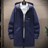 Мужские траншевые пальто 2024 Весенние длинные ветроволоки с капюшоном