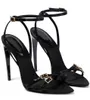 2024 Yaz Yürüyüşü Lüks Cassie Crep Saten Tasarımcı Sandalet Ayakkabıları Kadın Topuk Claude Patent Deri Gladyatör Sandalyas Altın Ton Buckles Lady High Topuk Ayakkabı Kutusu