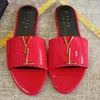 Europe Womens Sandals Designer Shoes Foreign Trade Läder Vackra tofflor Kvinnor utanför för att bära Senior Foreign Style Lady Famous Girl Royal Sister Big Size 35-42