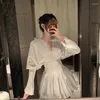 Vestidos casuais houzhou camisas brancas decote em vil de gola plana lanterna curta e elegante lanterna larga de manga cheia de chiffon mini vestido