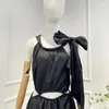 Casual Dresses 2024 Högkvalitativa kvinnor Elegant Khaki White Black Unique Design Cut Out Waist Self-Tie Straps Long Dress Spring Summer