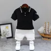Baby Little Boys Odzież Zestaw Summer White Black Kids Sport garnitur maluch chłopców formalne zestawy ubrania 1 2 3 4 5 lat 240426