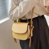 Sacchetti di spalle retrò sacca 2024 sella primaverilo portatile solido guscio singolo crossbody semplice femminile