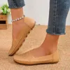 Scarpe casual da donna piatto da donna con pelle di punta rotonda 2024 Spring Solid Colore Slip-On Outdoors Ladies di grandi dimensioni