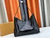 Neue Carryall dunkle Handtasche Designer Frauen weiche Schaffell -Umhängetasche Mode All Black Gurt Damen einzelner Schulterkreuzkörper M24861