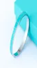 Designer Bracelet Charm Bangle Letter T Bracelets de luxe Bijoux pour femmes accessoires de mode Titanium Alliage 18K GOL3931689