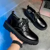 Spring and Automne Loiskes Big Head Chaussures Trendy Black Small Leather Shoes Gai
