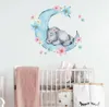 Aquarelle endormie Elephant sur la lune Autocollants muraux avec des fleurs pour enfants chambre bébé chambre pépinière.