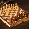 Magnetyczne drewniane składane szachy Zestaw Felood Game Board 24 cm*24 cm wnętrza przechowywania dorosłych dzieci prezent rodzinna gra szachowa 240415