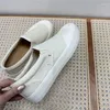 Sıradan Ayakkabılar İlkbahar ve Sonbahar Niş Bir Slip-On Tuval Loafers Kadın Beyaz Kalın Düz Yuvarlak Kafa Rahat