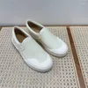 Sıradan Ayakkabılar İlkbahar ve Sonbahar Niş Bir Slip-On Tuval Loafers Kadın Beyaz Kalın Düz Yuvarlak Kafa Rahat