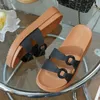 Hausschuhe 2024 für Frauen im Sommer Mode kleine duftende Stil One Line Dicke Sohle Schwammkuchen Anti-Skid-Schuhe ziehen