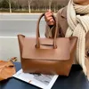 Stumi a tracolla femmina femmina di alta capacità Luxury Big Tote for Women 2024 Posta di qualità di qualità PU Ladie Ladies