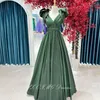 Partykleider oimg wunderschöne V-Ausschnitt Grüne Prom Saudi-arabische Frauen ärmellose Satin Abendkleider Ruched Anlass formelles Kleid