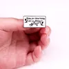 Roman Funny Quotes Badge niedliche Anime -Filme Spiele Harte Emaille Pins Sammeln Sie Cartoon Brosche Rucksack Hat Bag Collar Revers Abzeichen