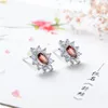 Orecchini per borchie Light Ear Luxury Stalls 925 Sterling Silver Woman Fashion Gioielli di alta qualità Garnet Zircon Wedding Fine