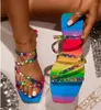 Pantofole 2024 Modelli esplosioni estive Rhinestone Rainbow Women Sandals Bellissima Female Shoe Beach Shoes Fashion Fashion Fashion