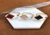 Luksusowe pierścienie projektantów dla kobiet Pierścień Ponitaire Pierścień Wysokiej jakości w kształcie wysokiej jakości z bocznymi kamieniami Party Prezent Akcesorium Charmry 3 col7507988