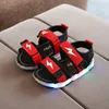 2024 Fashion Kids Led Sandaler Light Up Children Summer Glowing Sport Boys Girls Flashing Soft Beach Shoes Sandalias 240507