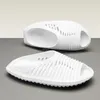 Pantofole che volavano di piattino modella da uomo da uomo Summer Slipper Anti-slip comfort uomini e donne scarpe eva personalità da spiaggia