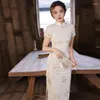 Etnisk klädklassisk elegant vit kvinnlig Qipao Vintgae Mandarin Collar Lace Flower Cheongsam Sexig delad Vestidos Traditionell kinesisk