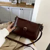 SOLDI PERCHIE 2024 Vintage Piccola casual Flatta Fasci Campo Crossbody Bag Female Ladie Satchel Elegant Clutch Borsies