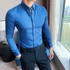 カミザス・デ・ホンブルワークは、男性用のソリッドロングスリーブソーシャルシャツを着るスリムフィットフォーマルメンズドレスシャツビッグサイズ5xl 240416