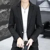 Suisses masculines 2024 Printemps et automne Slim Fit Office Suit coréen Tendance Small Casual Single West M-4xl