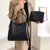 Axelväskor mode läder shoppare tygväska för kvinnor 2024 tenderar kvinnliga enkla stora handväskor med hög kapacitet sidor och plånböcker