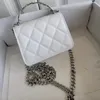 Stume da donna Flip Borsa manico smaltato manico a sfera per spalla Sfera hardware argento Speciale catena spessa lettera bianca e borsetta con fibbia piccola borsa per rifiuti piccoli