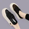 Zapatos informales 2024 Summer Tennis Aprendible Fina de Estilo delgado Cino White White con falda gruesa lienzo de encaje de encaje