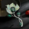 Broscher brosch för kvinnor lyxgrön zirkon calla lily kvinnor kostym lapel stift temperament smycken tillbehör gåvor