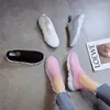 Casual Shoes 4 Färger Kvinnors andningsbara nät Körning Sticked Sock Ultra Light Slip On Sneakers Women Fitness Outdoor Sport