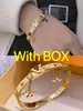 Nooit vervaagd gouden manchetarmbanden 18K Gold vergulde luxe designer armbanden roestvrij staal voor vrouwen sieradenjuwelen sieraden top