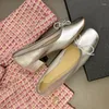 Chaussures habillées femmes pompes françaises romantique vintage en cuir de vache rond