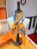 Robe Legere Seidenquadratschal H673904s Designerin Tierdruck Stoles Orange Vintage Sik Taschentuch Twill Cheval Horsehead Wagen Hijab
