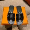 Designer Sandaler Womens Shoes Sliders tofflor Flip Flops Flat Sandal Beach Comfort Calfskin Leather Natural Suede Goatskin In Brown and Black For Women Mens Slides