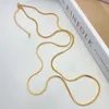 Collier osseux de serpent carré simple coréen