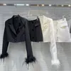 Robes de travail 2024 Spring Ladies Jirts Cost 2 pièces Costumes Classic Style Autruche Veste à manches fourrures