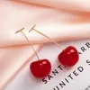 Kolczyki Dangle 2024 modne małe świeże słodkie urocze wisiorek wiśni owoce owoce czerwony urok biżuterii dla kobiet