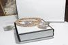 Ensemble de bijoux de marque de mode à vente chaude diamant carré de cuivre en laiton comme un engagement de mariage en or 18 km.