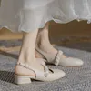 Sapatos de vestido comem 2024 Praça quadrada casual de boca rasa de saltos baixos sandálias Pearl Sapato de verão feminino Luxo Elegante Mulher Mary Jane 34